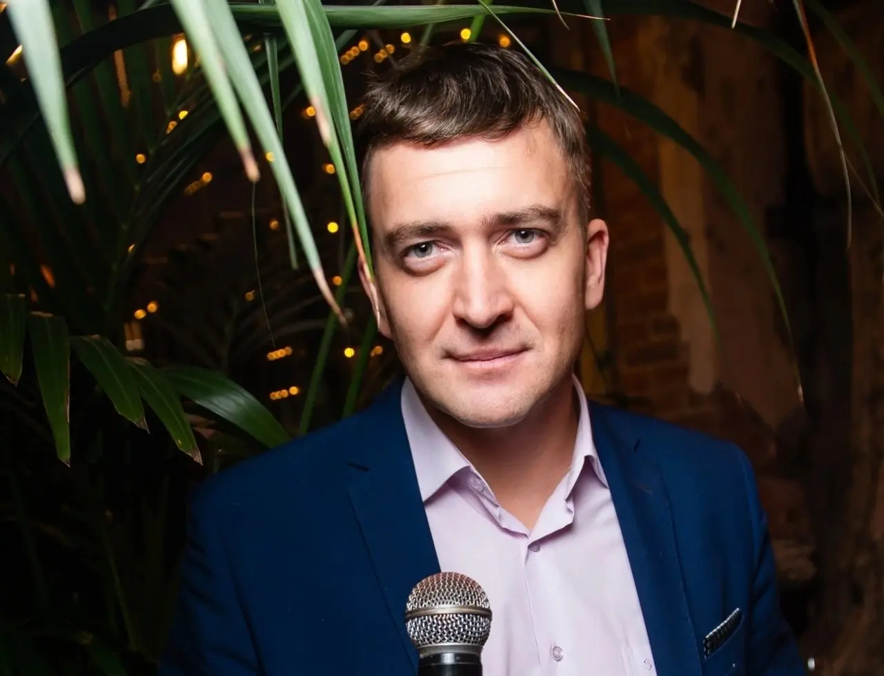 Актер и ведущий Михаил Сакулин рассказал, как побороть стеснение и страх сцены - Свежие Новости специалистов Otmechaem.Events